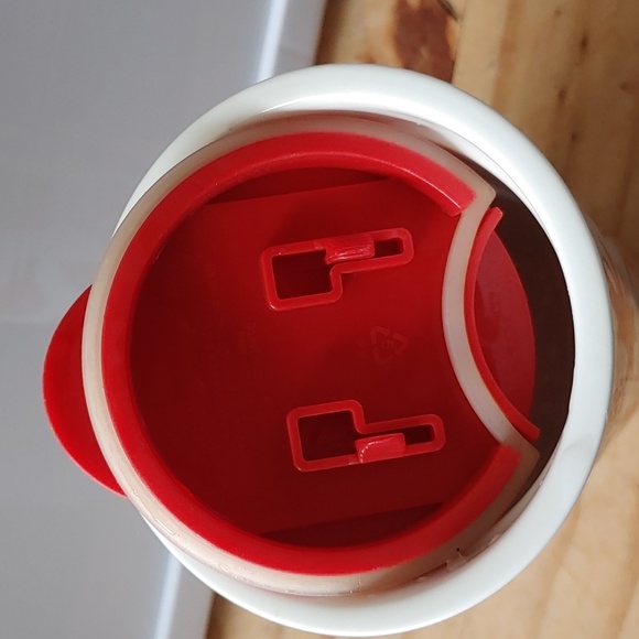 2018 Tim Hortons Travel Mug Canada Beaver Loon Timbits Curling Maple Leaf Syrup - Picture 2 of 4